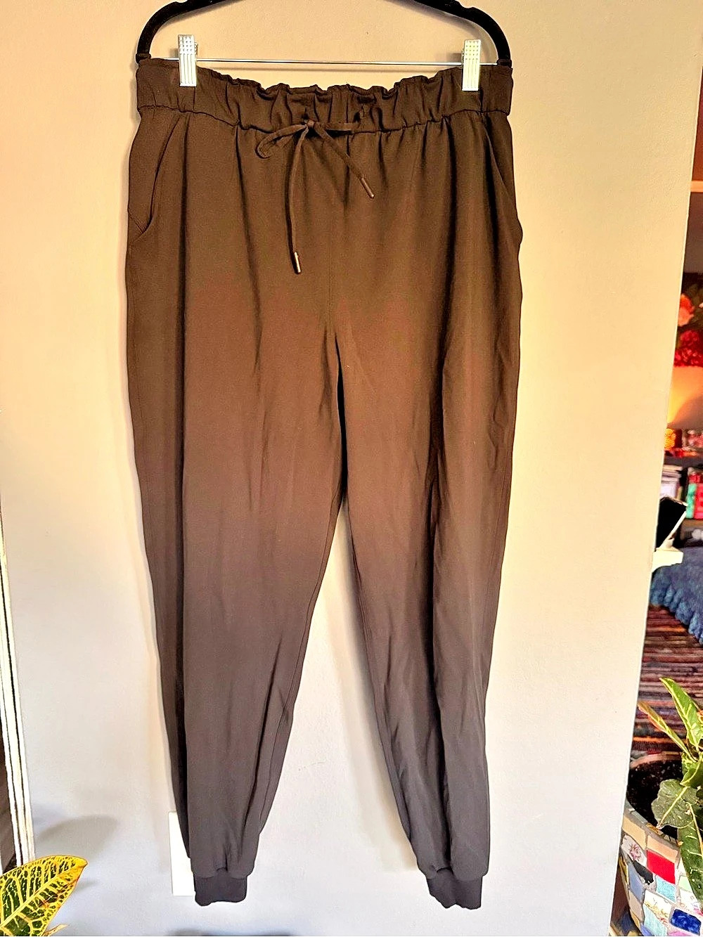 lululemon on the fly Stretch High-Rise Jogger Pants in black size 12🖤🖤🖤
